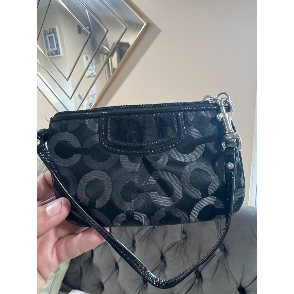 Coach Optic Signature C Wristlet Black Grey Jacquard Patent Leather Trim